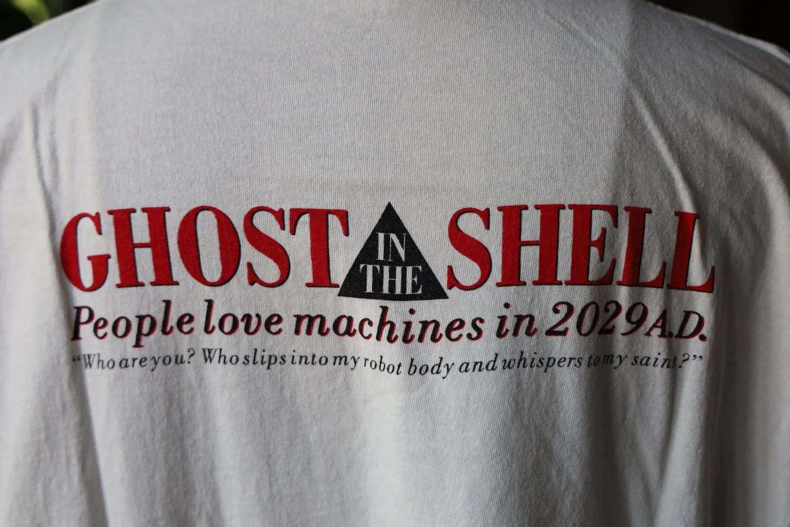 SAINT Mxxxxxx x GHOST IN THE SHELL ' GITS ' SS TEE/WHT Classic Big IP Ghost in the Shell co-branded Suzi Charge/Suzi Character TEE Off-white S-XL Cylindrical side seamless fabric 220g high gram weight OE yarn ⚠️Note: It is almost meaningless if it is not a cylindrical fabric Customized joint main mark/joint wash mark/little angel anti-counterfeiting label Original factory level printing factory Top purchasing agent level
